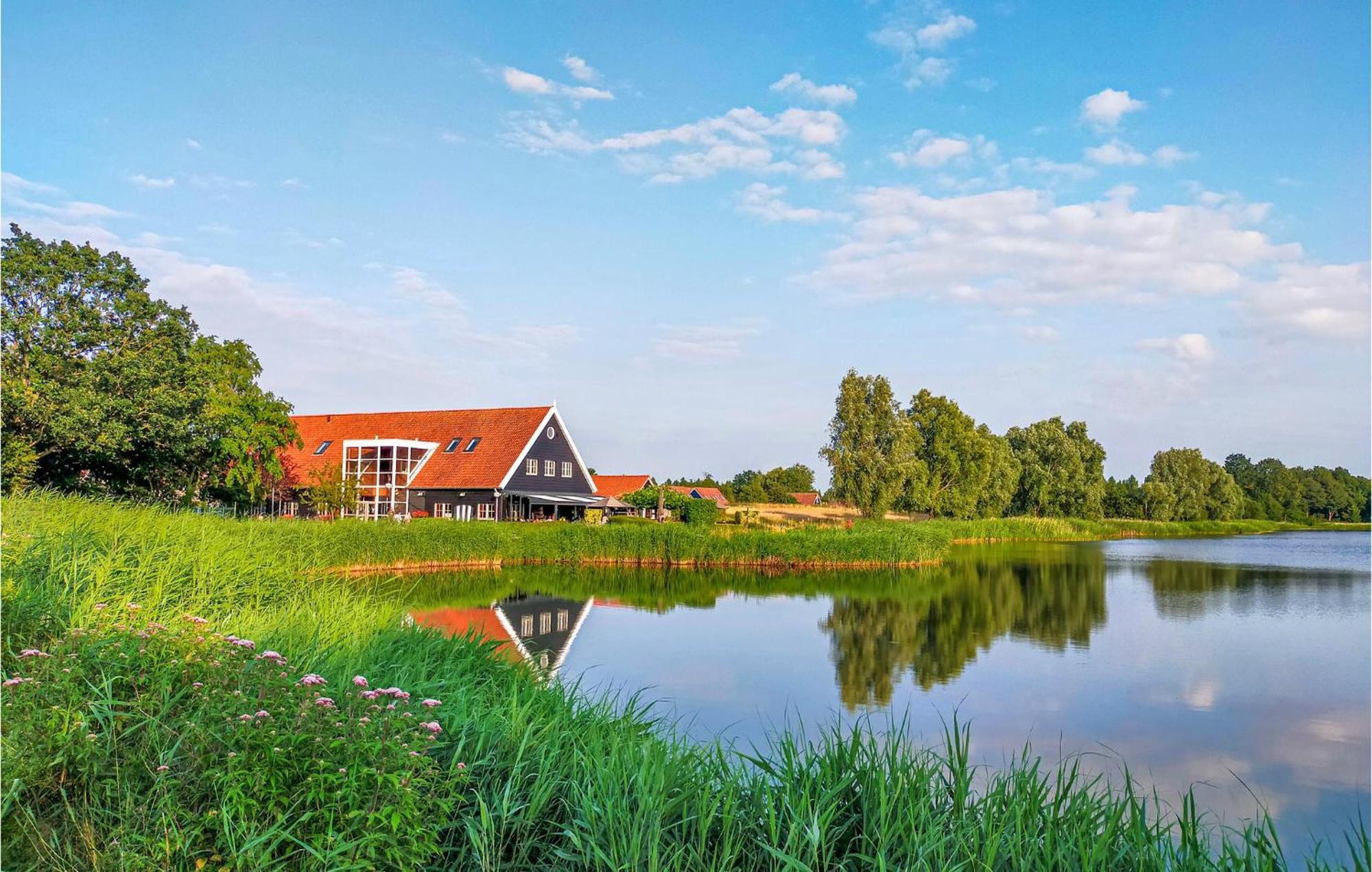 Nice Home In Heinkenszand With Kitchen Buitenkant foto